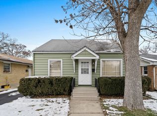 1020 Solfisburg Ave, Aurora, IL 60505