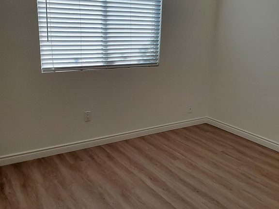 4th image of 1435 N Elderberry Ave