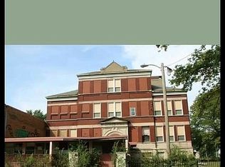 1021 W Adrian G Hinton Ave, Peoria, IL