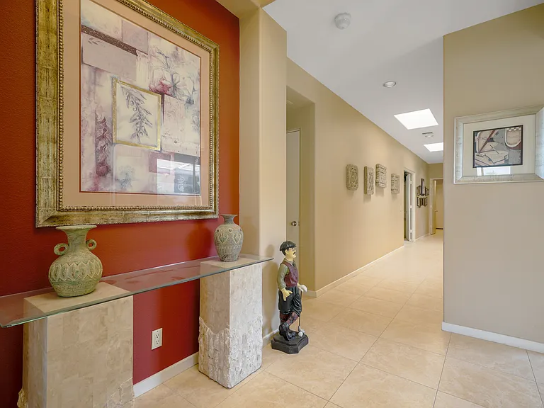496 Desert Holly Dr — Photo 5