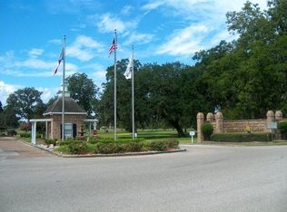 2260 Riveroaks Dr, West Columbia, TX 77486