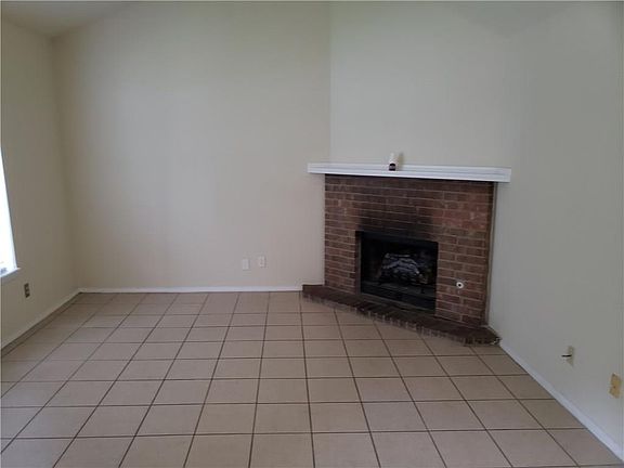 2nd image of 2411 W Gum St