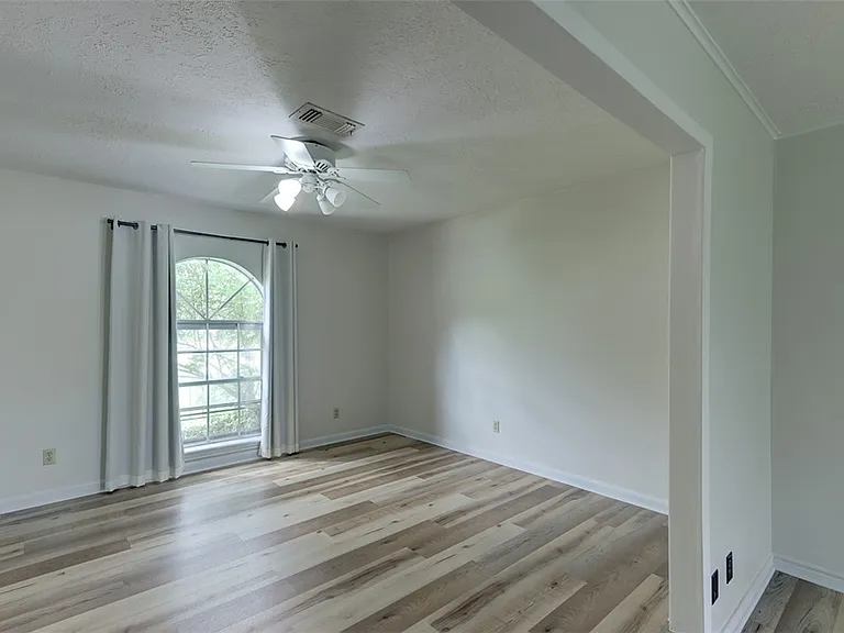 3503 Old Oaks Dr — Photo 6