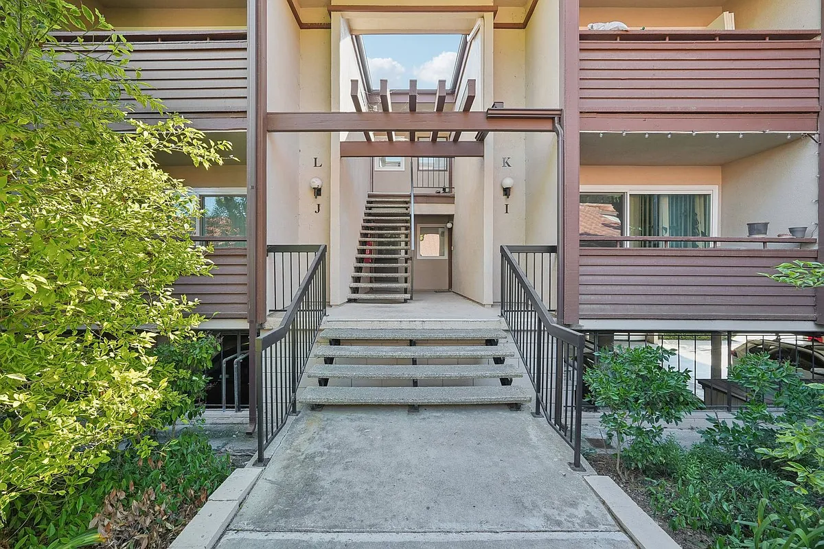 Building Photo - 5947 Armaga Spring Rd #L