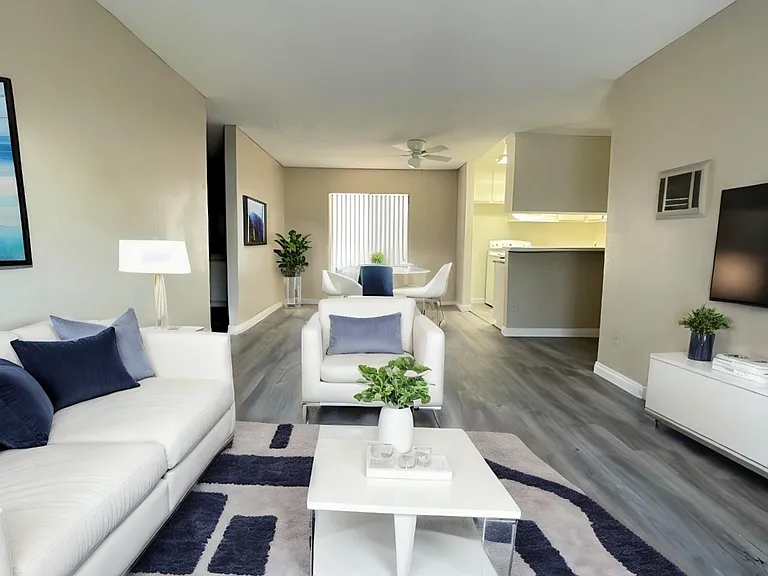 9075 Cedros Ave — Photo 11