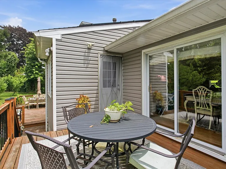 16 Baldwin Ln — Photo 19