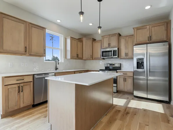 15560 Goodview Trl N, Hugo, MN 55038