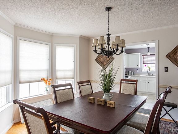 5th image of 7300 Oakham Ct