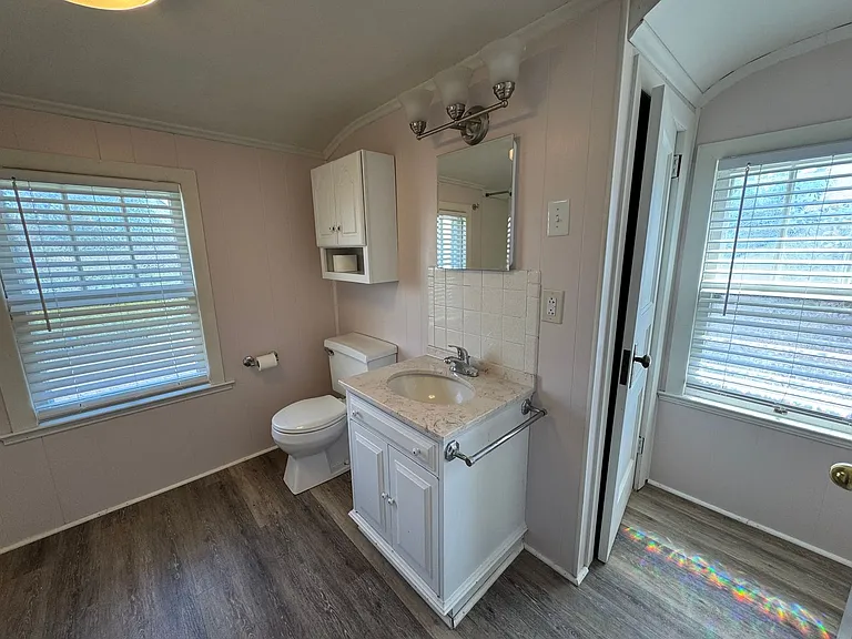 284 W Elizabeth St — Photo 19