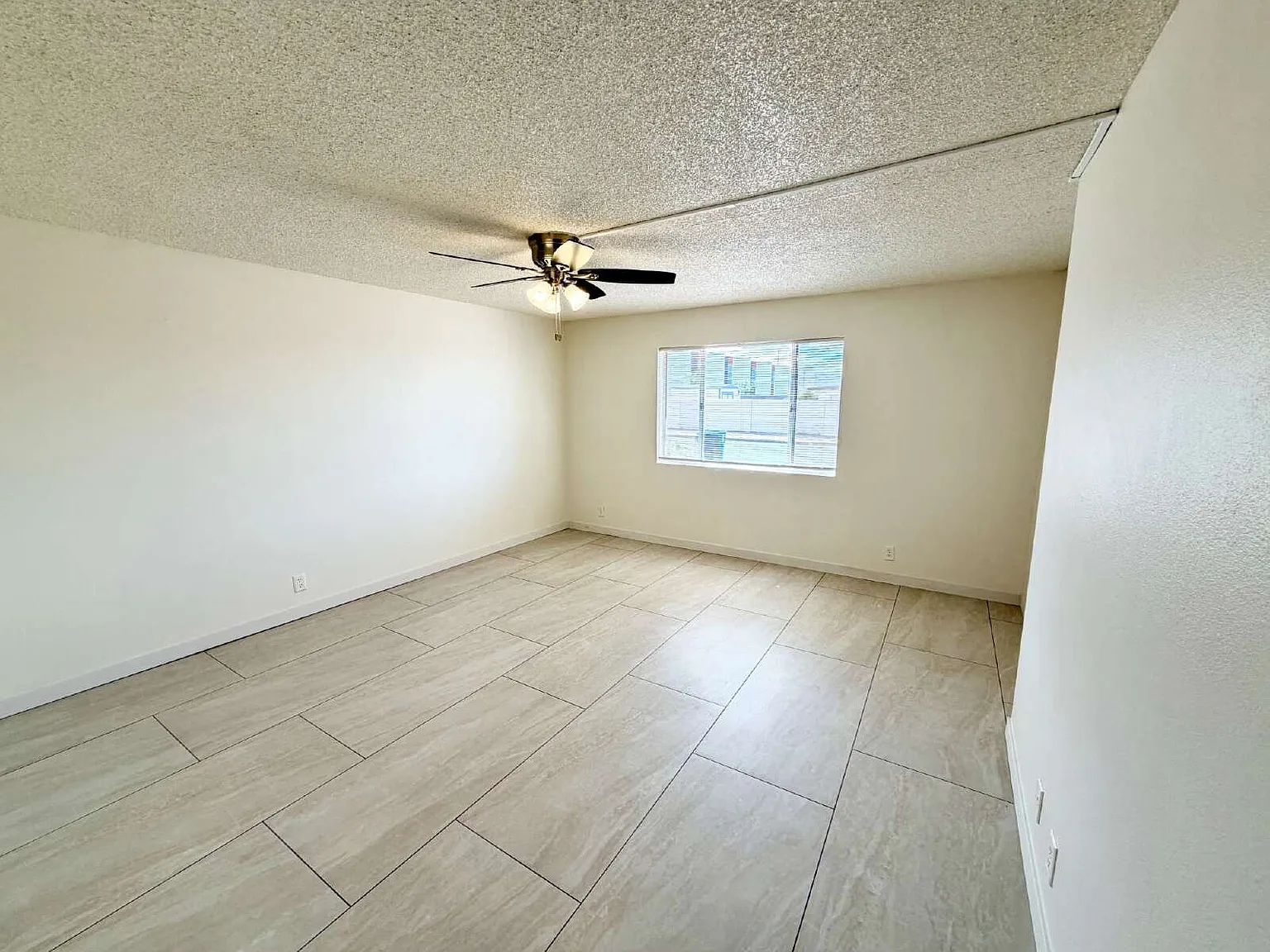 2 bed, 2.0 bath, 850 sqft, $1,400 — Photo 4