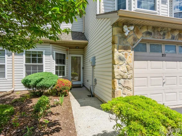 217 Nebula Rd, Piscataway, NJ 08854