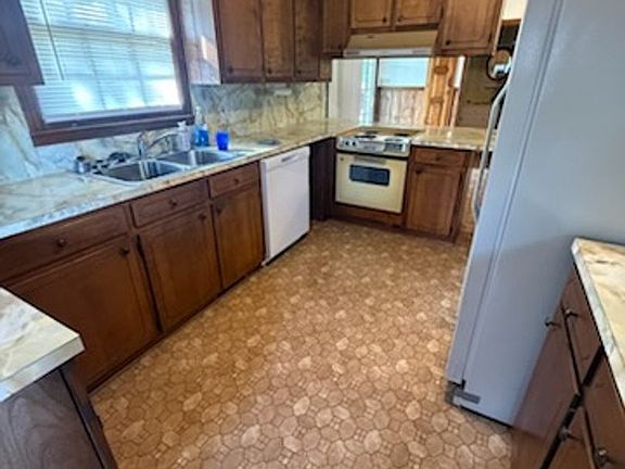 4th image of 7176 New Hope Rd