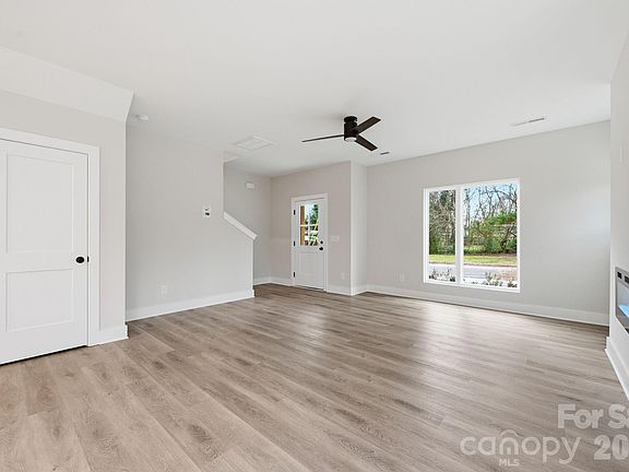 2nd image of 214 Chestnut St