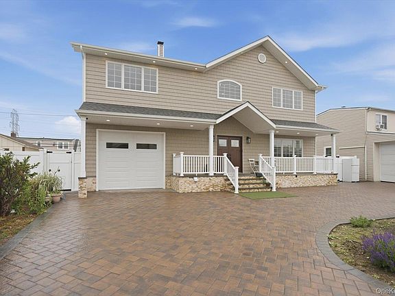 2nd image of 3563 Raven Street