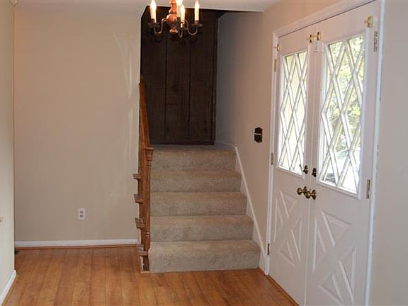 2nd image of 1052 Pepper Hill Dr