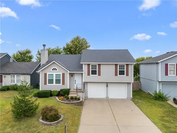 11208 N Central St, Kansas City, MO 64155