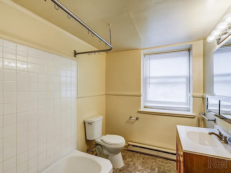 The Raleigh Apartments — Photo 8