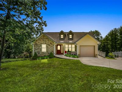 862 Asbury Rd, Candler, NC, 28715