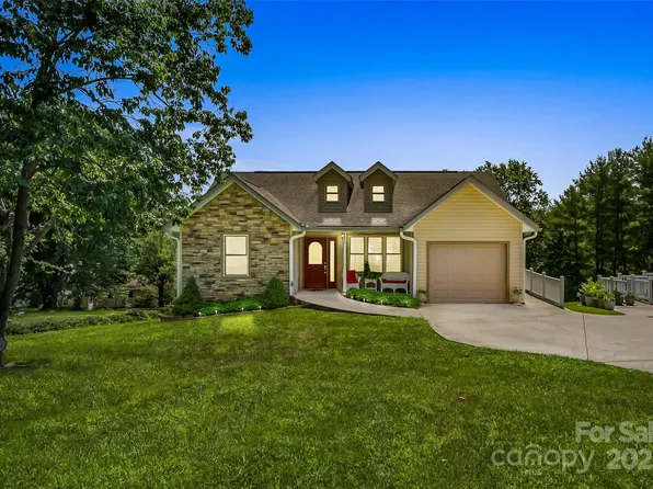 862 Asbury Rd, Candler, NC 28715