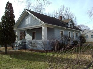 854 Logan Ave, Elgin, IL 60120