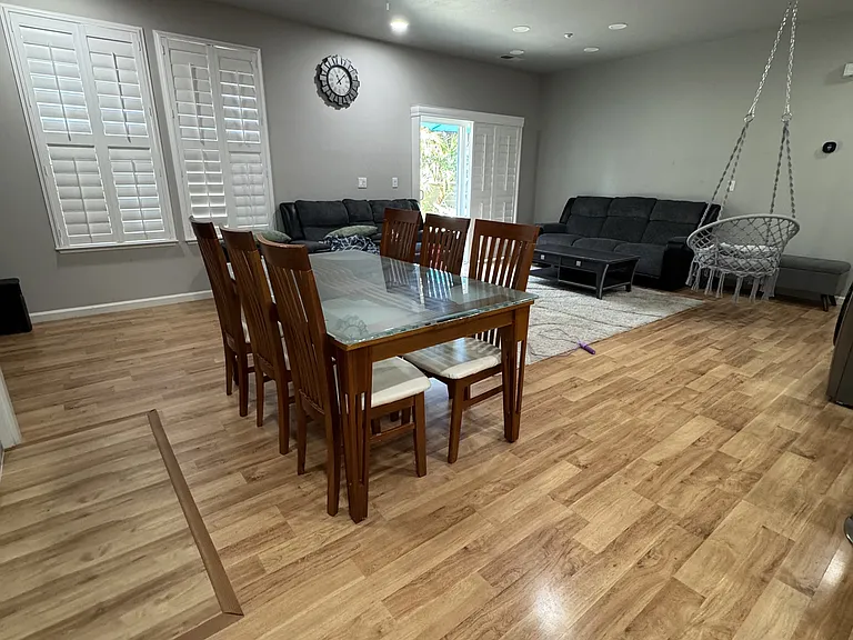 166 W Luna Loca Ln — Photo 2
