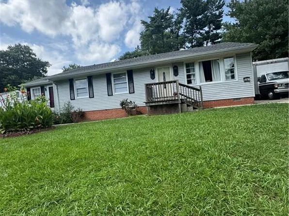 2004 Bailiff St, Greensboro, NC 27403