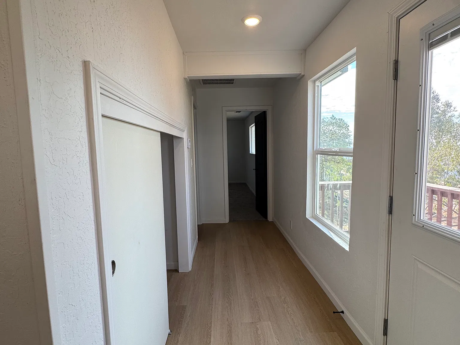 4 bed, 1880 sqft, $2,500 — Photo 4