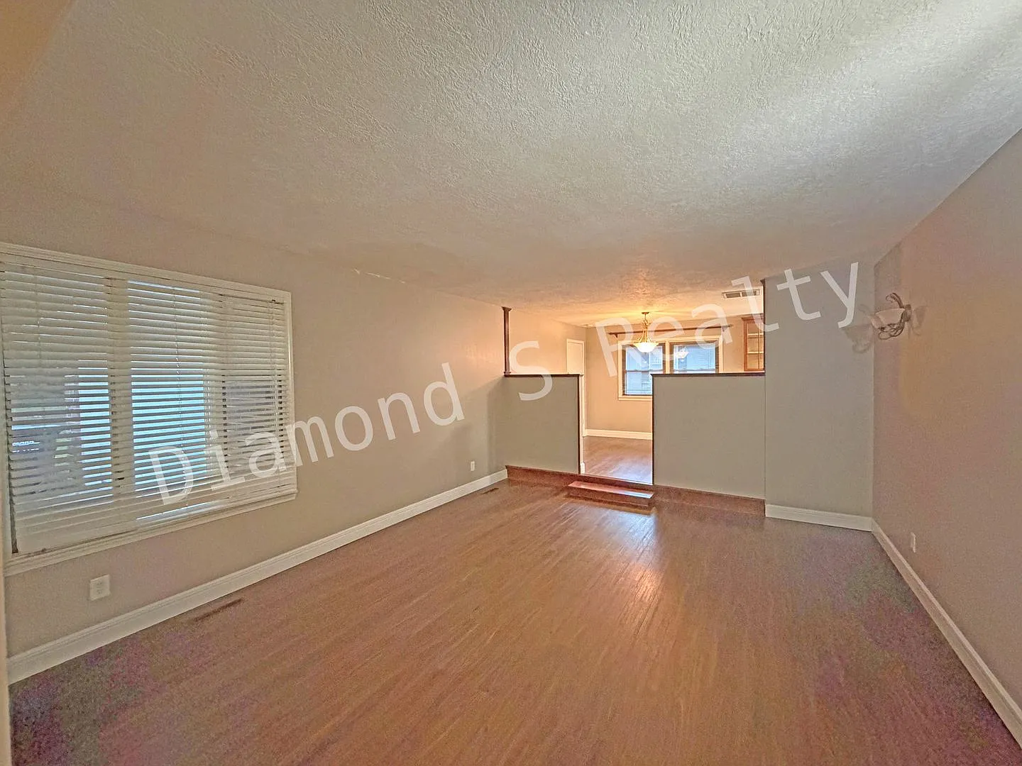 Beatiful 3-Bedroom Home Near Walnut Lawn & National! — Photo 4