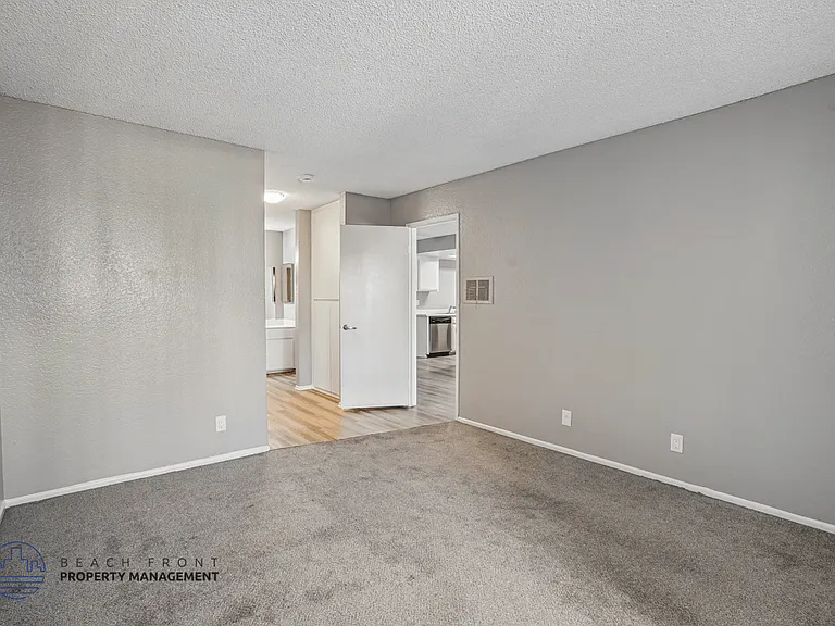Rollingwood Apartments — Photo 67