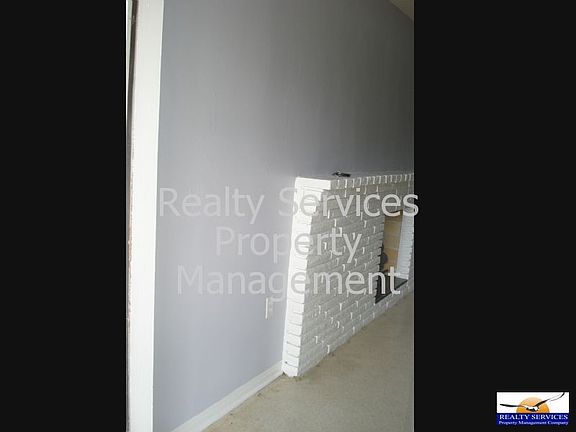 4th image of 4041 Rainbow Dr