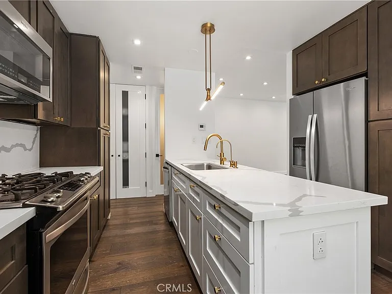 106 Breakers Ln — Photo 18