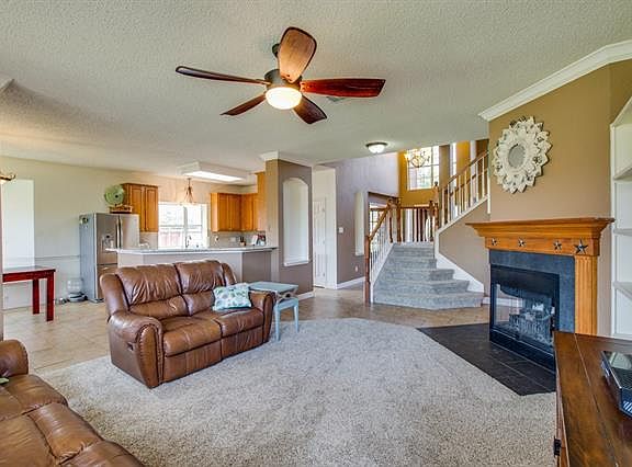 3rd image of 5221 Highlands Dr
