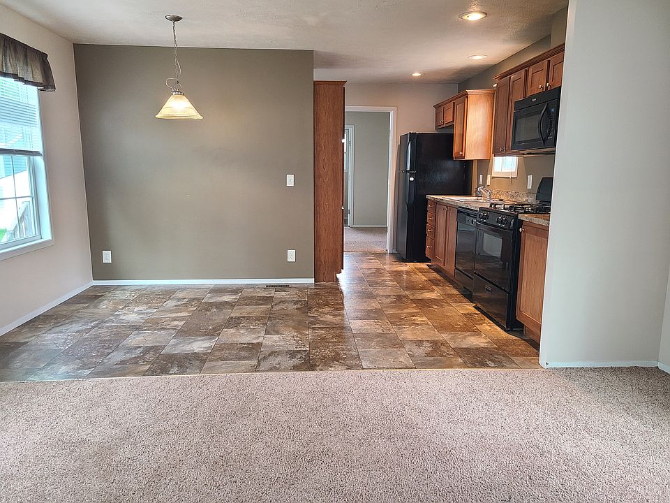 1st image of 452 Darelnor St #139