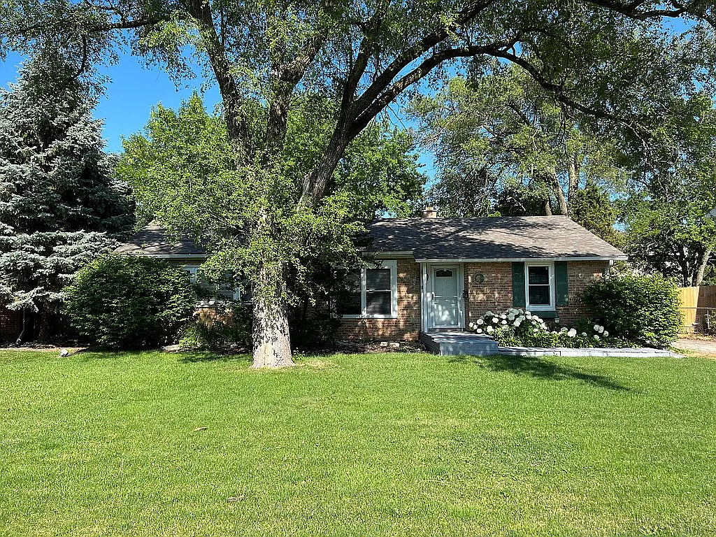 803 Elmdale Rd photo 1