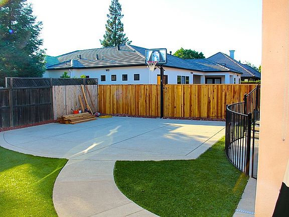 3rd image of 5348 Humboldt Dr