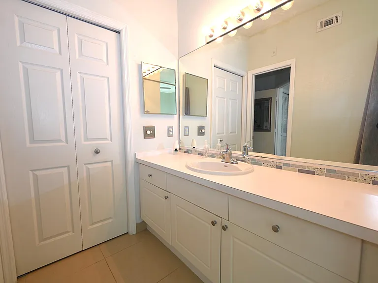 5110 Northridge Rd #202 — Photo 14