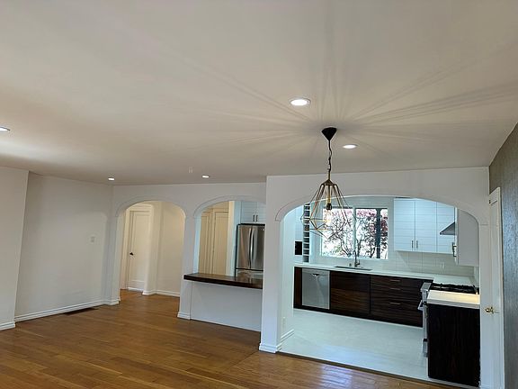 5th image of 3708 Kenwood Ave