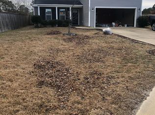 3507 S Peak Dr, Hope Mills, NC 28348