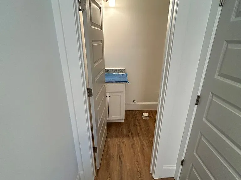 260 Griffeth St — Photo 18