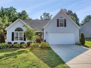 3795 Vanhoe Ln, Jamestown, NC 27282