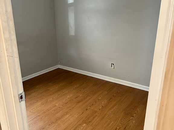 4th image of 1514 Diuguid Dr