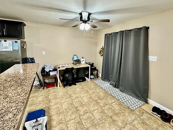 3rd image of 1850 Macarther Way