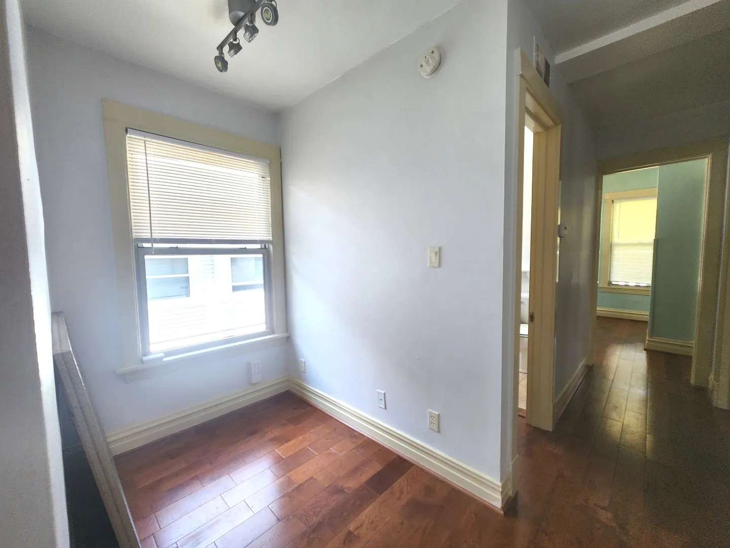 1 bed, 1200 sqft, $1,688 — Photo 4