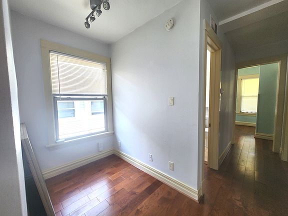 4th image of 1018 S Maple Ave #2