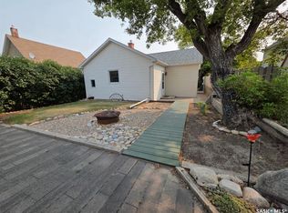 212 6th Avenue NE, Swift Current, SK S9H 2M2