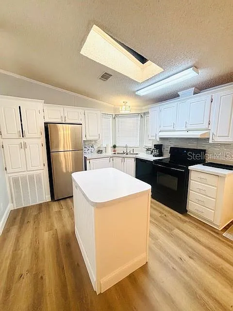 2 bed, 2.0 bath, 925 sqft, $1,299 — Photo 4