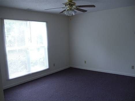 3rd image of 108 Whites Ln
