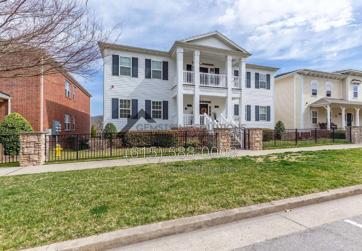 2 bed, 2.0 bath, 1352 sqft, $2,400 — Photo 2