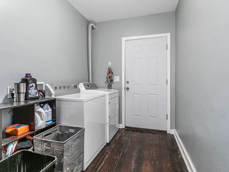 302 W 34th St #1E — Photo 10