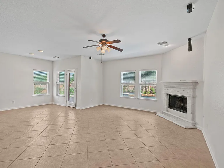 25210 Doves Gate Ct — Photo 8